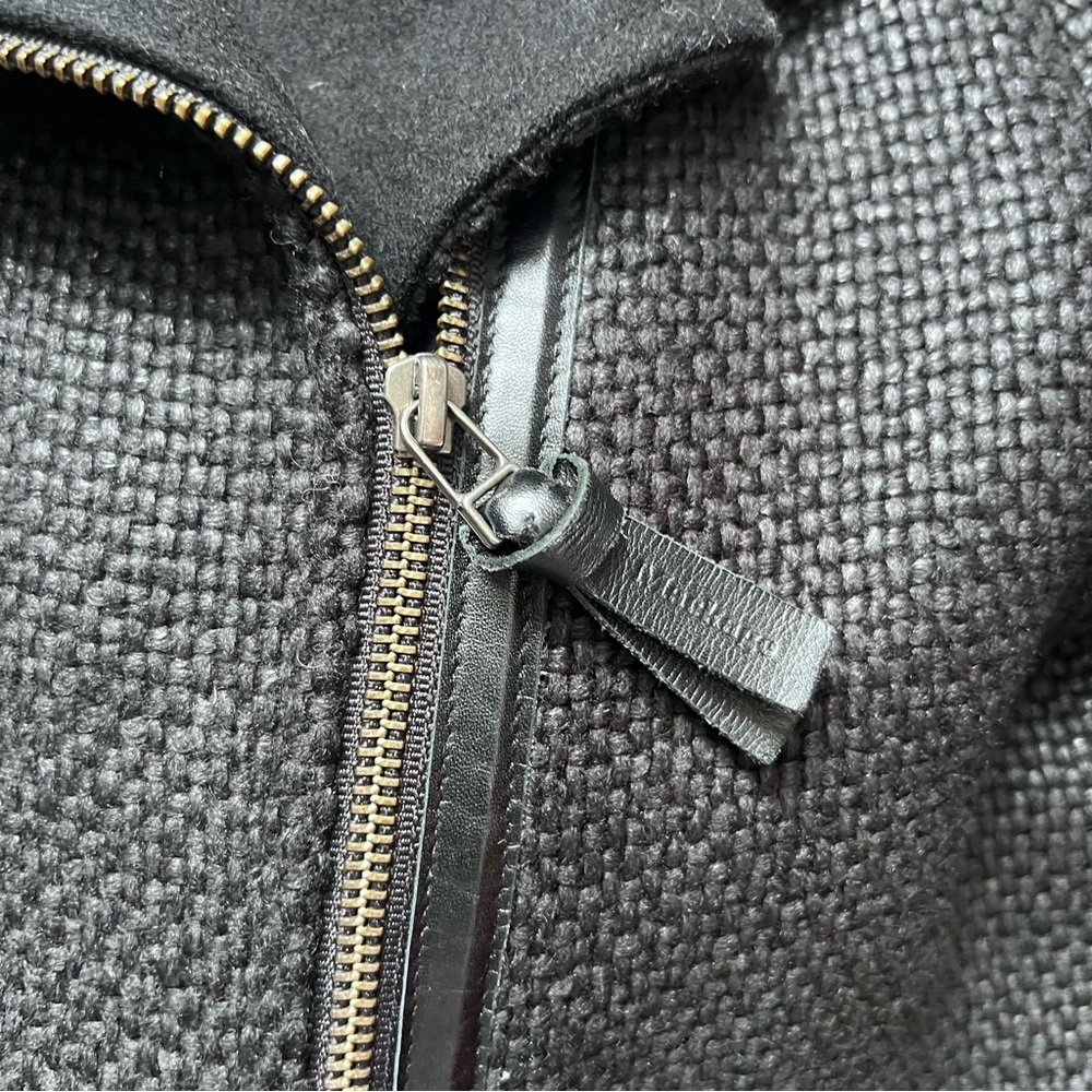 Mackage Luxury Wool and cashmere blend Asymmetrical Zip – Leather Trim – Size M - Picture 13 of 16
